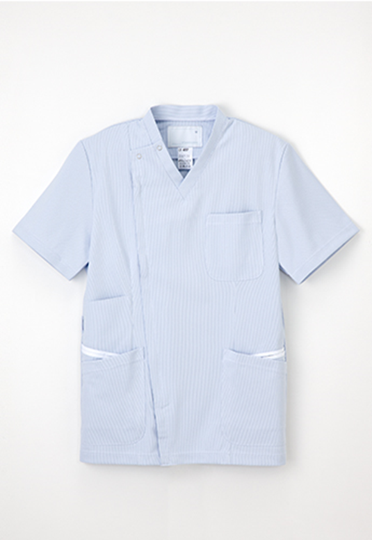 制服が変わりました　男性は一色です